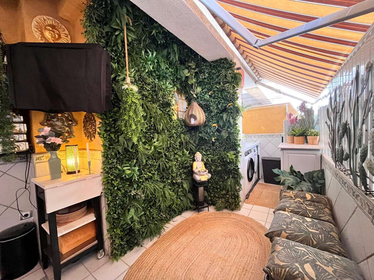 Esplendido Ático, gran terraza, 3 dormitorios, 2 baños, orientación Sur, céntrico y cerca de la playa