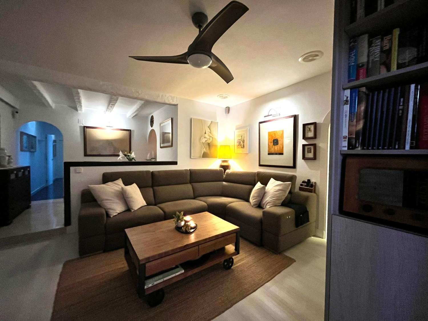 Esplendido Ático, gran terraza, 3 dormitorios, 2 baños, orientación Sur, céntrico y cerca de la playa