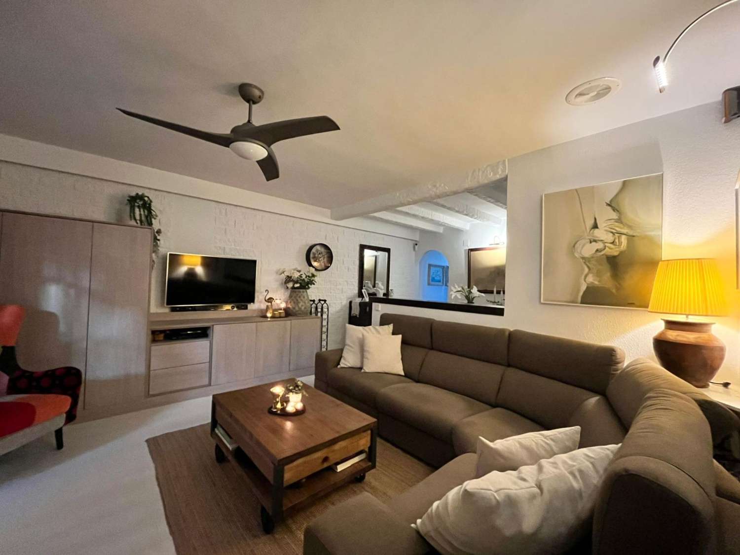 Esplendido Ático, gran terraza, 3 dormitorios, 2 baños, orientación Sur, céntrico y cerca de la playa