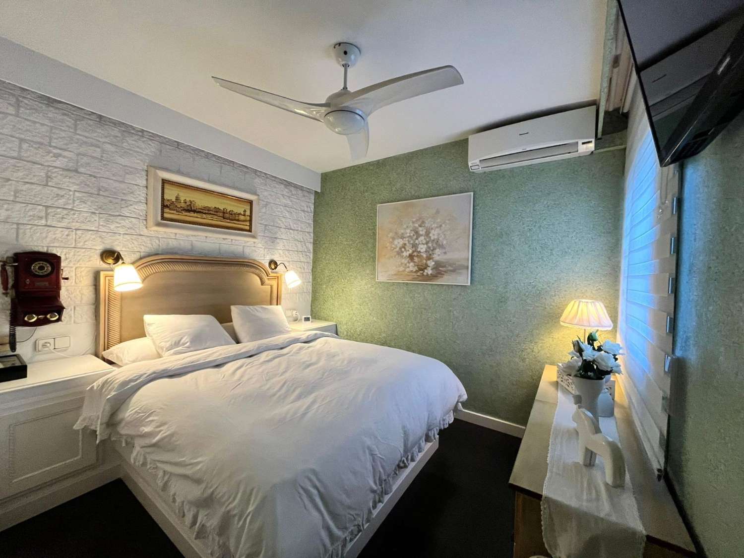 Esplendido Ático, gran terraza, 3 dormitorios, 2 baños, orientación Sur, céntrico y cerca de la playa