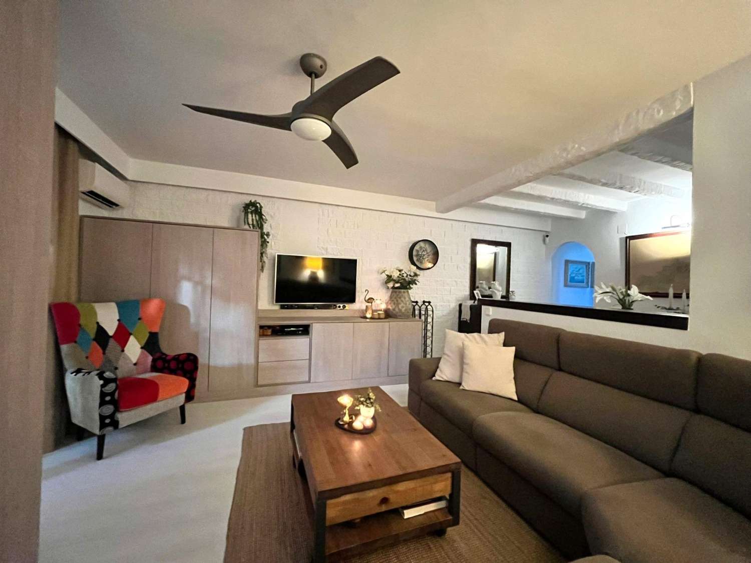 Esplendido Ático, gran terraza, 3 dormitorios, 2 baños, orientación Sur, céntrico y cerca de la playa