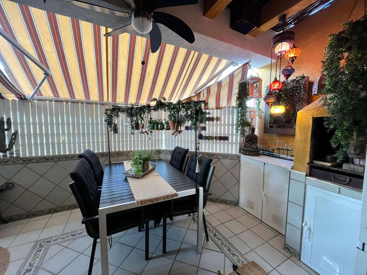 Esplendido Ático, gran terraza, 3 dormitorios, 2 baños, orientación Sur, céntrico y cerca de la playa