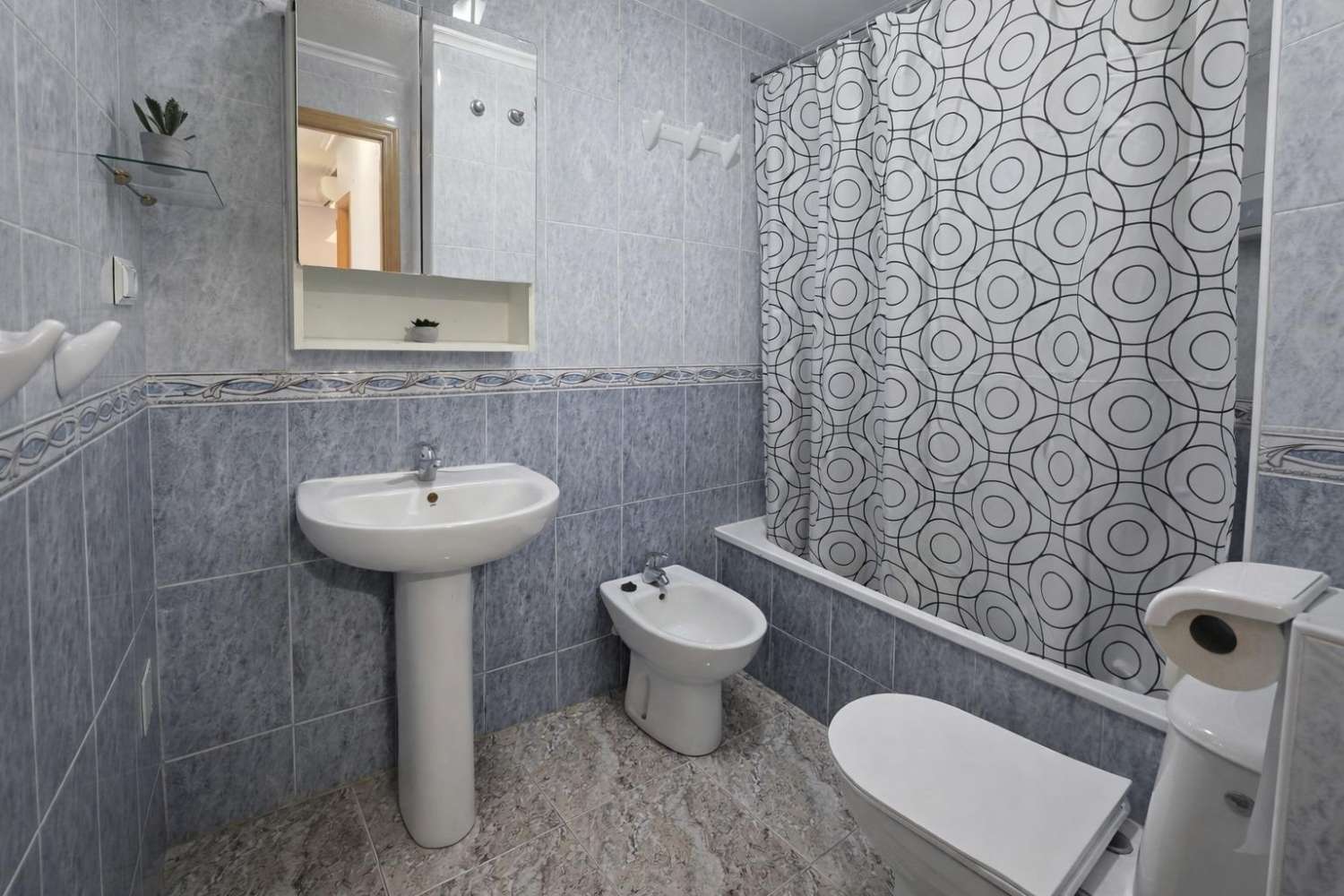 Lys leilighet med 2 soverom bare noen skritt fra sentrum