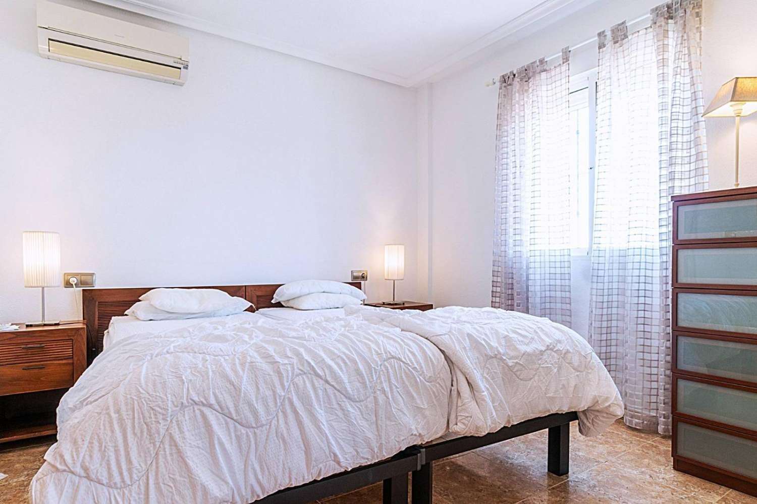 MAISON DE VILLE À LOS BALCONES AVEC PISCINE (TORREVIEJA)