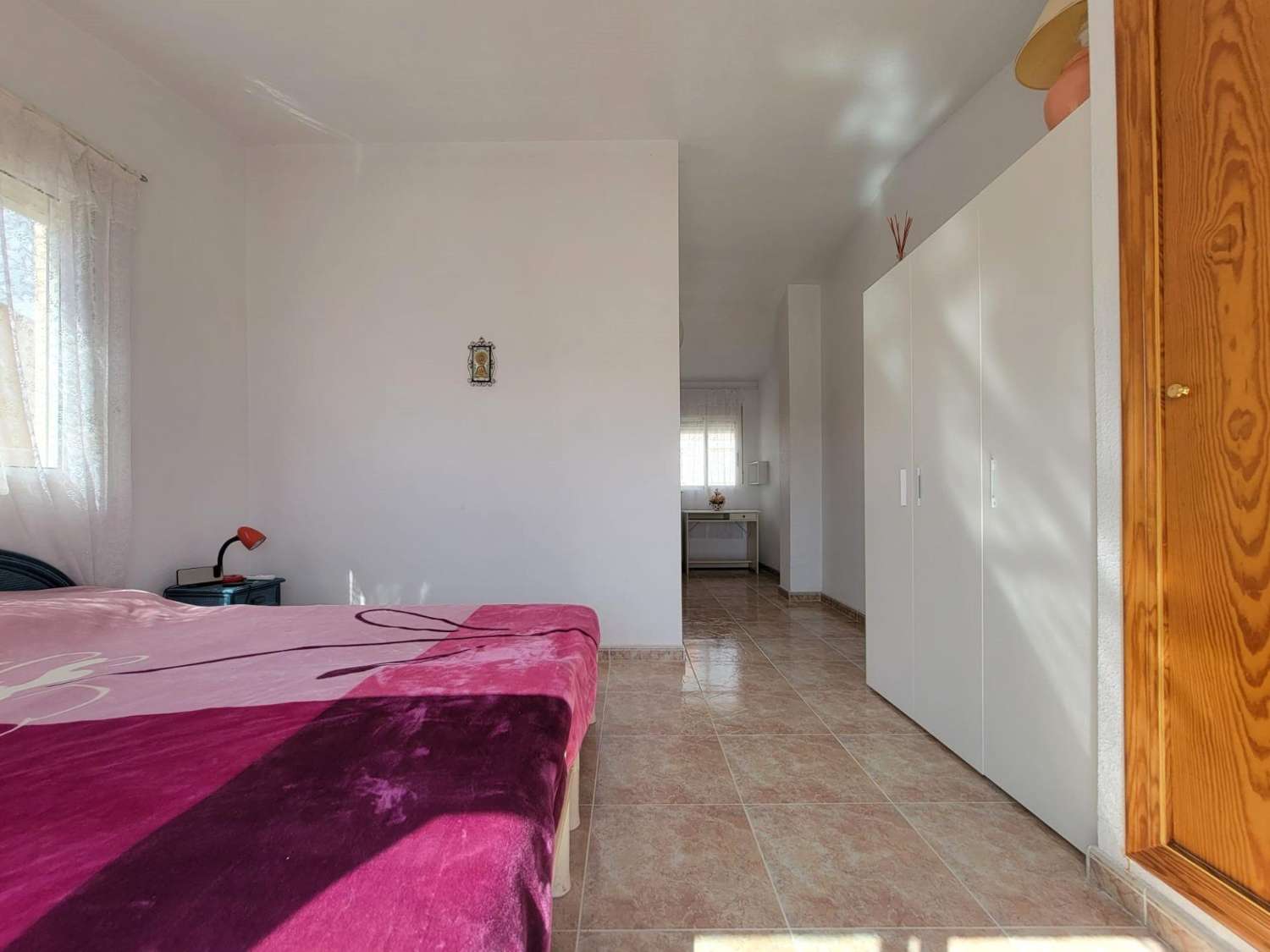 Bonito triplex, espacioso, 4 dormitorios, 3 baños, terrazas amplias, cerca de la playa en Torre de la Horadada