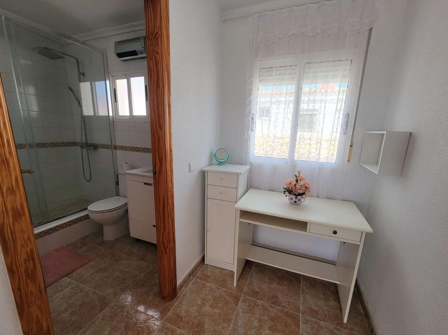 Bonito triplex, espacioso, 4 dormitorios, 3 baños, terrazas amplias, cerca de la playa en Torre de la Horadada