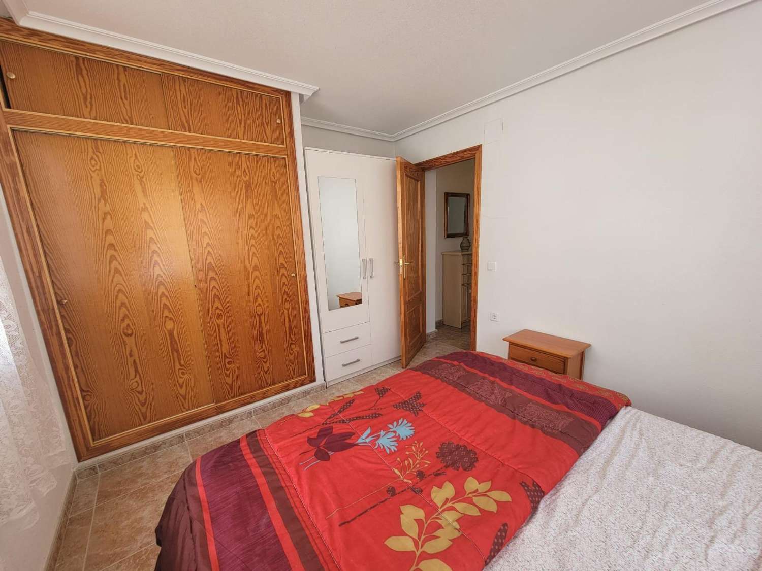 Bonito triplex, espacioso, 4 dormitorios, 3 baños, terrazas amplias, cerca de la playa en Torre de la Horadada