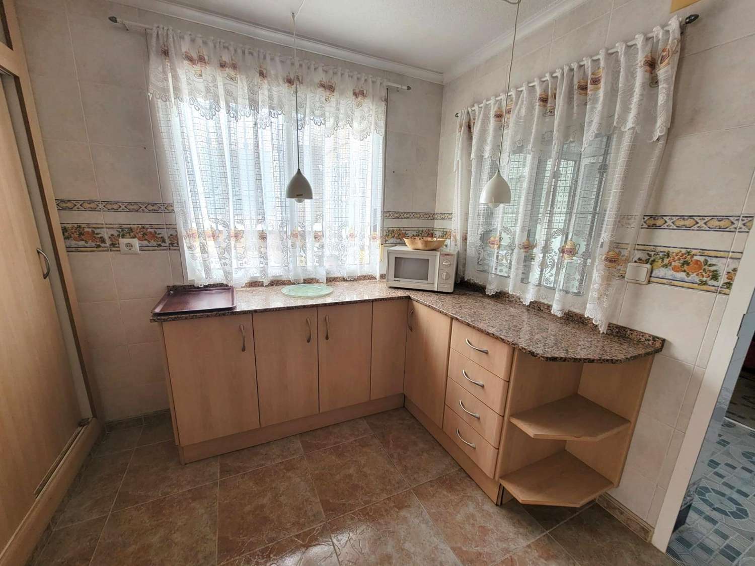 Bonito triplex, espacioso, 4 dormitorios, 3 baños, terrazas amplias, cerca de la playa en Torre de la Horadada