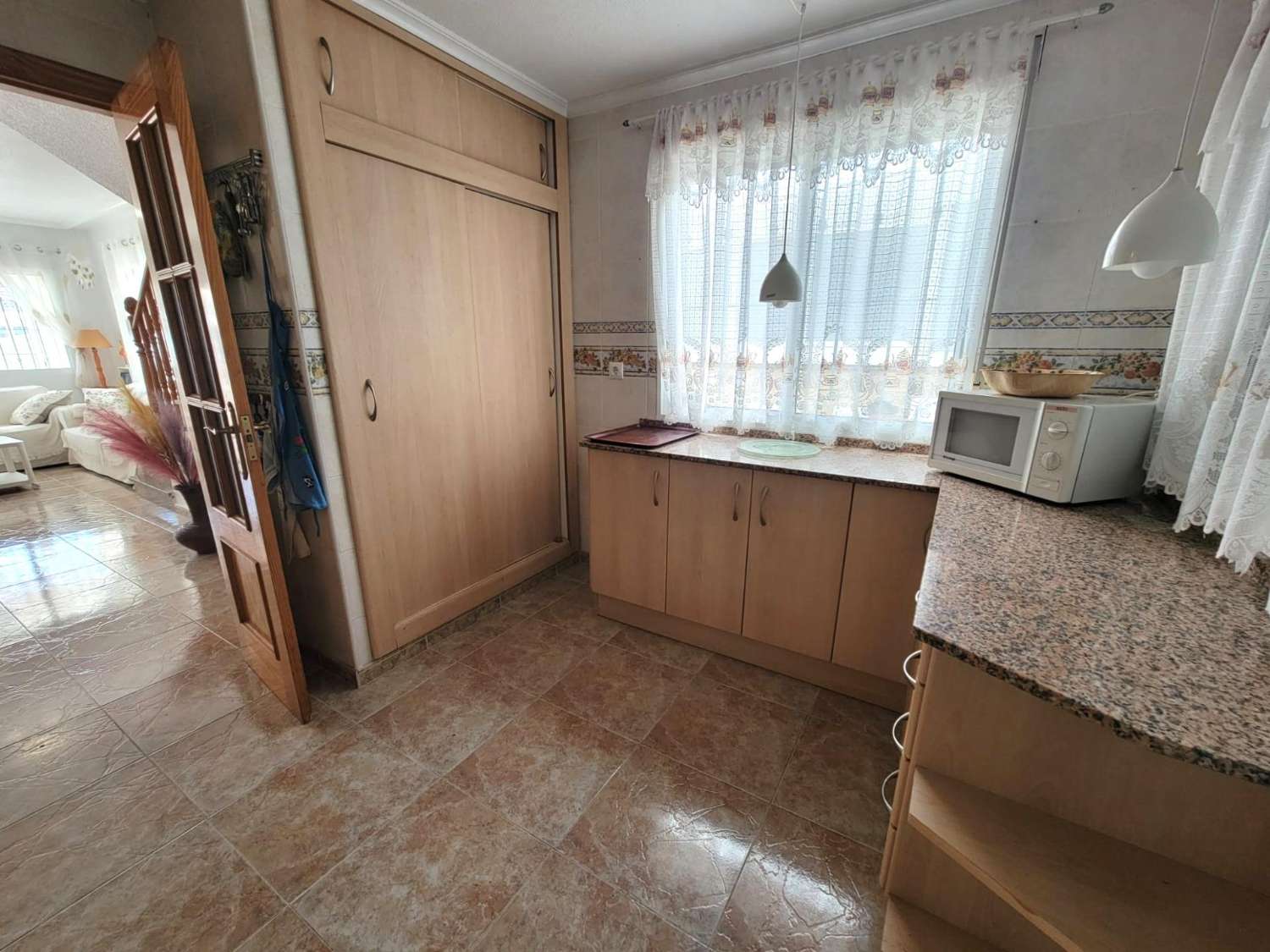 Bonito triplex, espacioso, 4 dormitorios, 3 baños, terrazas amplias, cerca de la playa en Torre de la Horadada