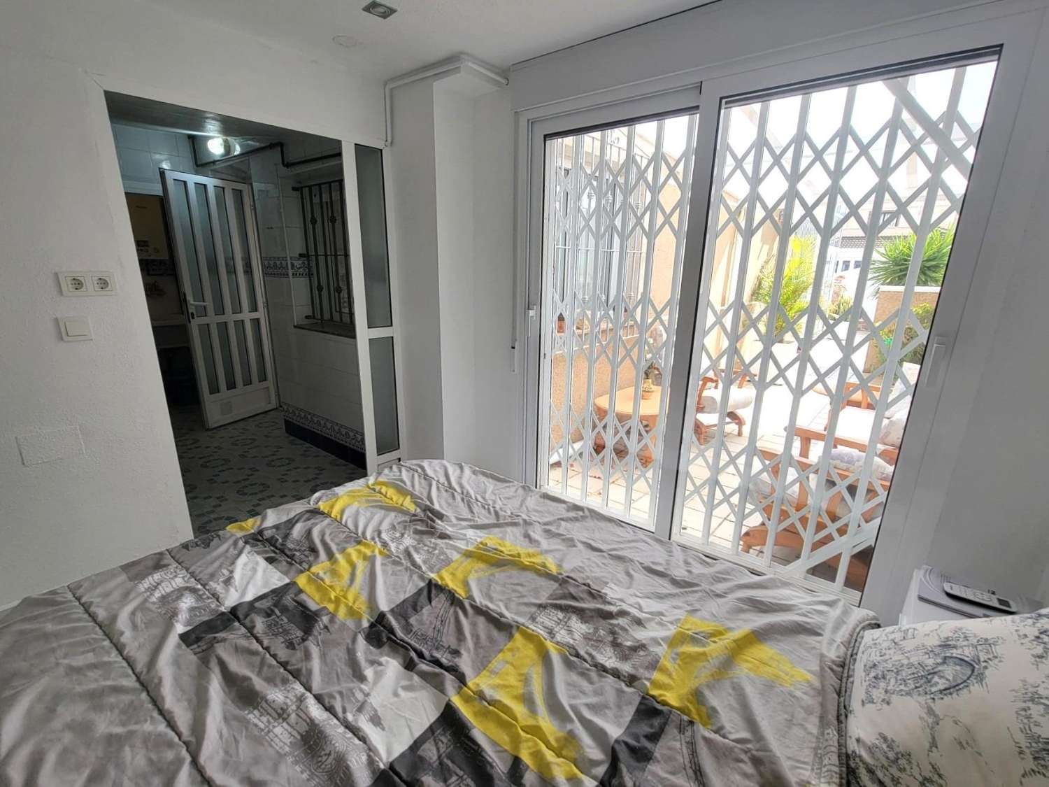 Bonito triplex, espacioso, 4 dormitorios, 3 baños, terrazas amplias, cerca de la playa en Torre de la Horadada