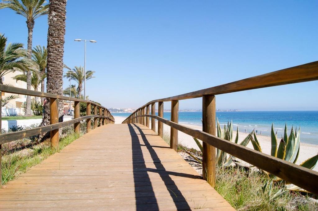 Bonito triplex, espacioso, 4 dormitorios, 3 baños, terrazas amplias, cerca de la playa en Torre de la Horadada