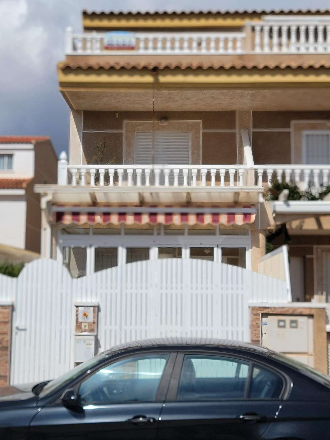 Bonito triplex, espacioso, 4 dormitorios, 3 baños, terrazas amplias, cerca de la playa en Torre de la Horadada