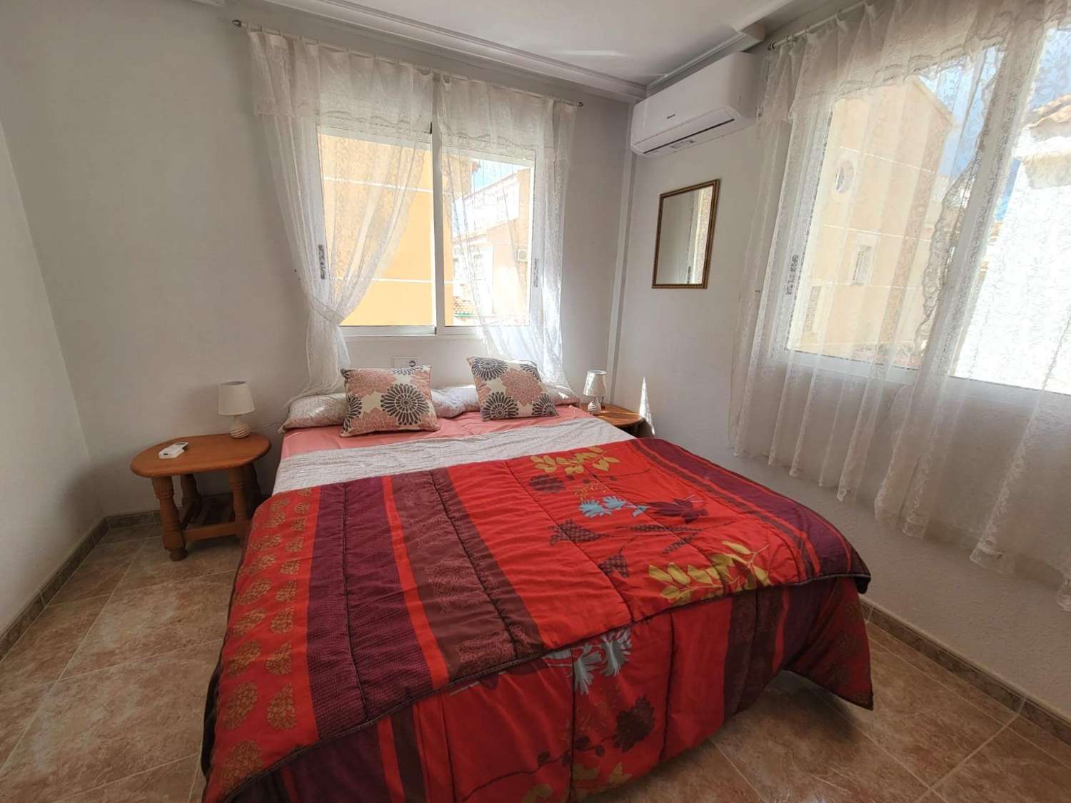 Bonito triplex, espacioso, 4 dormitorios, 3 baños, terrazas amplias, cerca de la playa en Torre de la Horadada