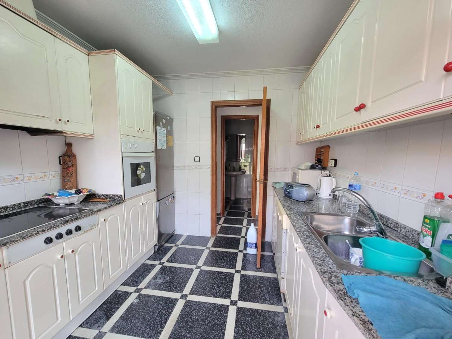 Apartamento espacioso, 2 dormitorios, 2 baños, en centro ciudad y cerca del Paseo Marítimo Torrevieja