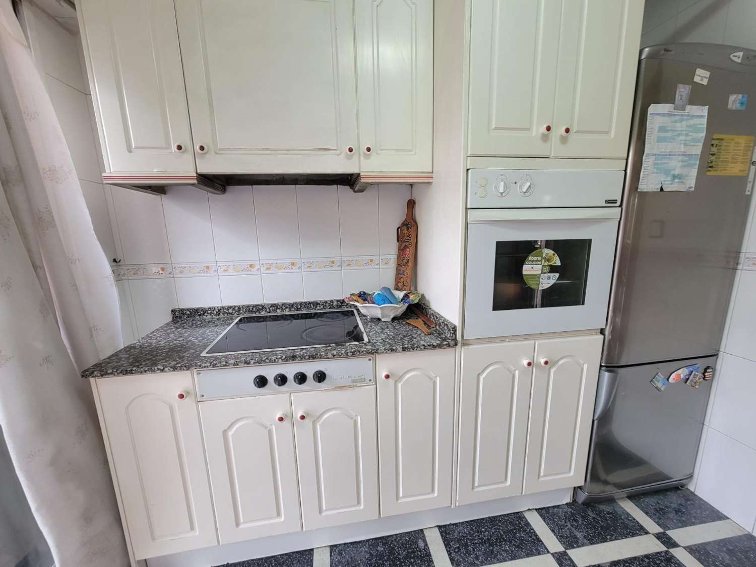 Apartamento espacioso, 2 dormitorios, 2 baños, en centro ciudad y cerca del Paseo Marítimo Torrevieja