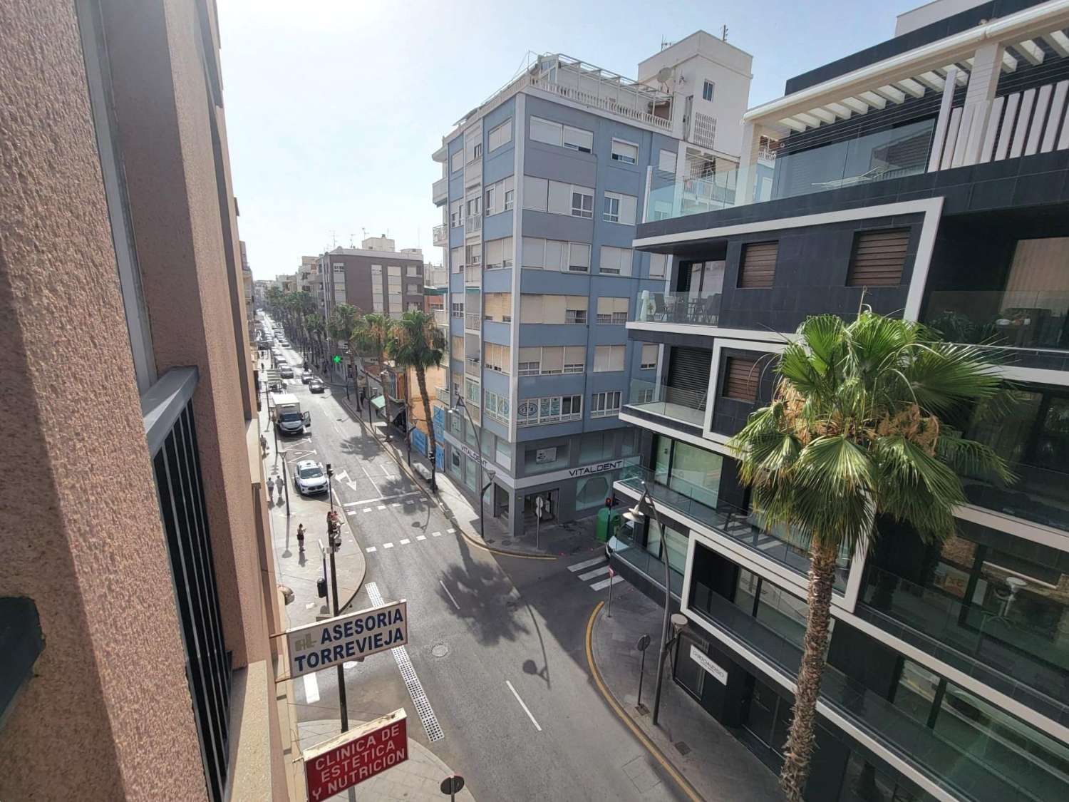 Apartamento espacioso, 2 dormitorios, 2 baños, en centro ciudad y cerca del Paseo Marítimo Torrevieja