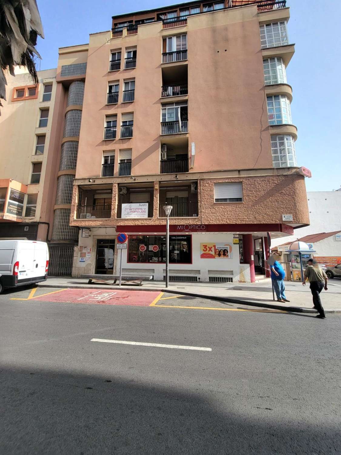 Apartamento espacioso, 2 dormitorios, 2 baños, en centro ciudad y cerca del Paseo Marítimo Torrevieja