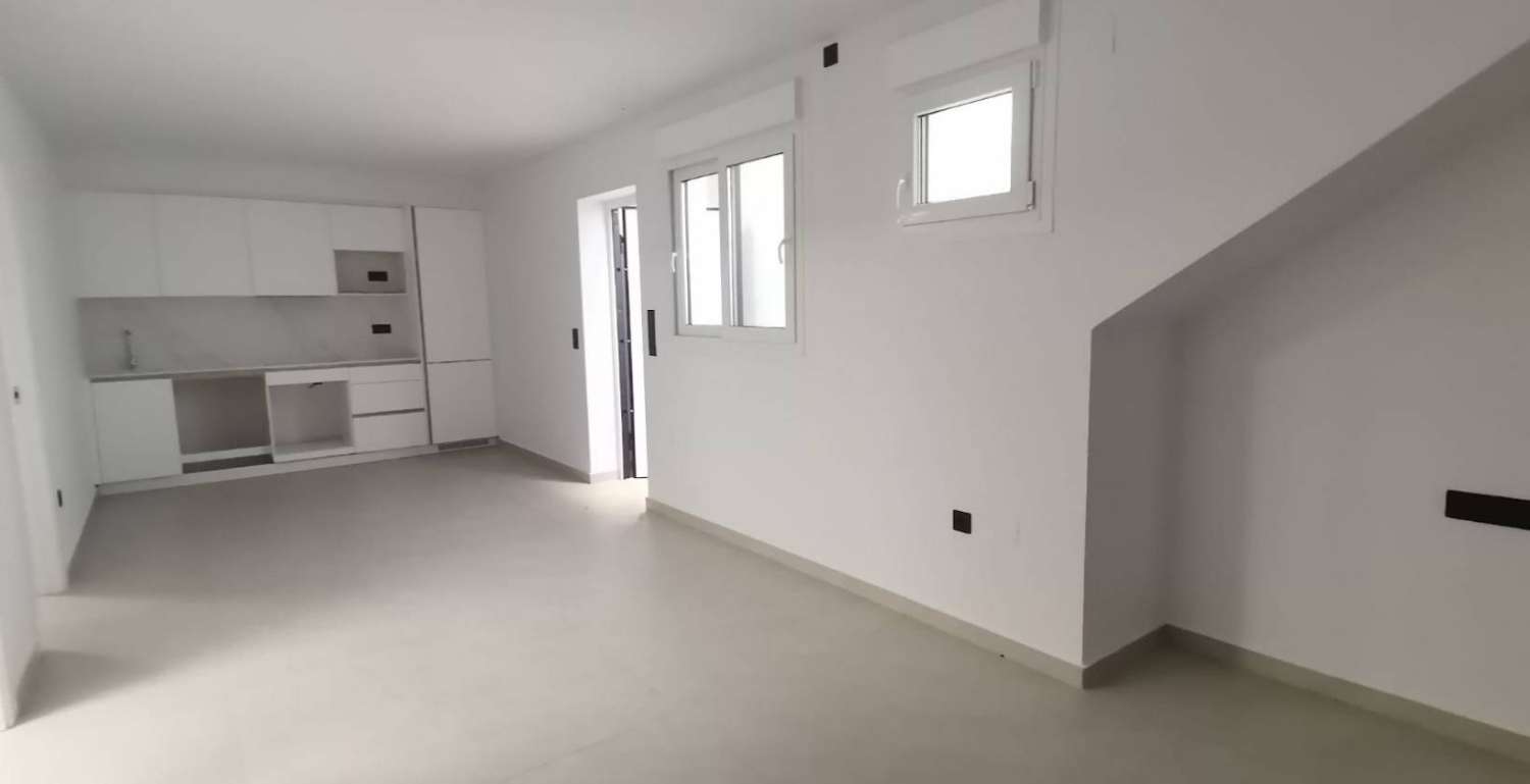 Нова вілла з приватним басейном та гаражем у Лос-Монтесінос