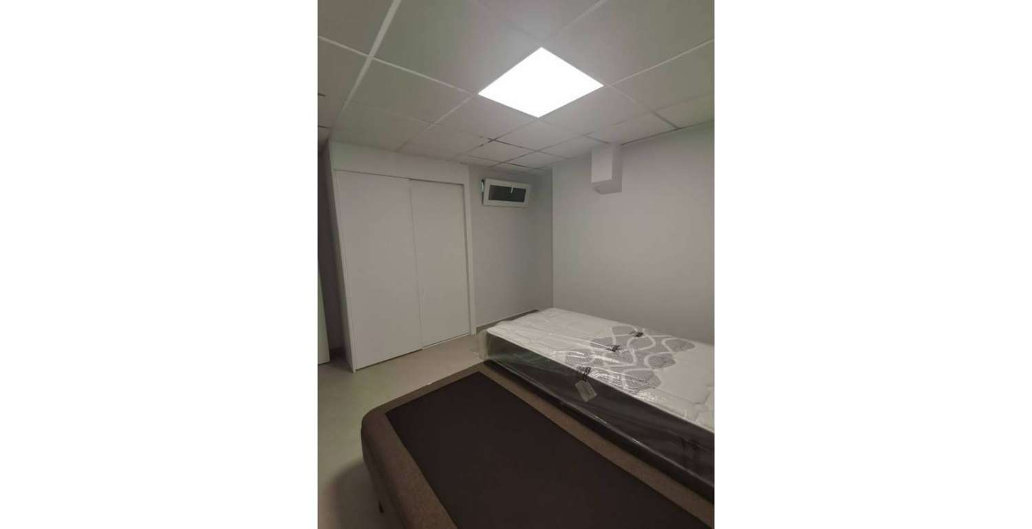 Нова вілла з приватним басейном та гаражем у Лос-Монтесінос