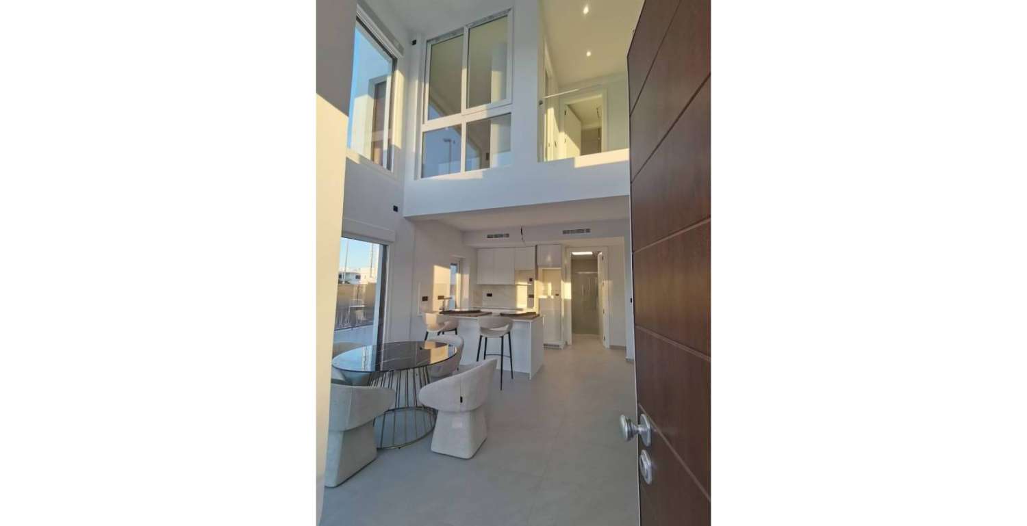 Нова вілла з приватним басейном та гаражем у Лос-Монтесінос