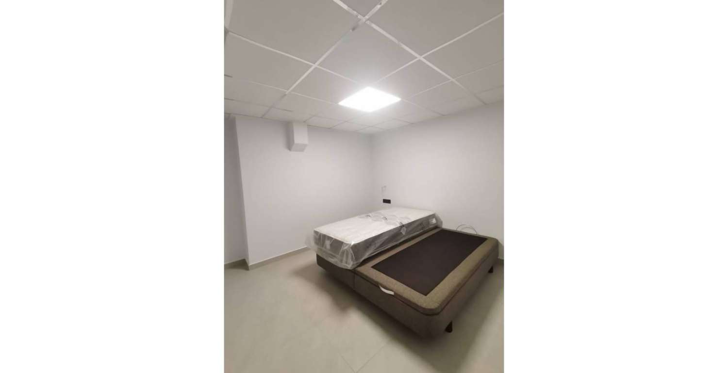 Нова вілла з приватним басейном та гаражем у Лос-Монтесінос