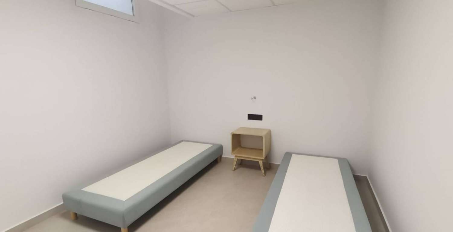 Нова вілла з приватним басейном та гаражем у Лос-Монтесінос