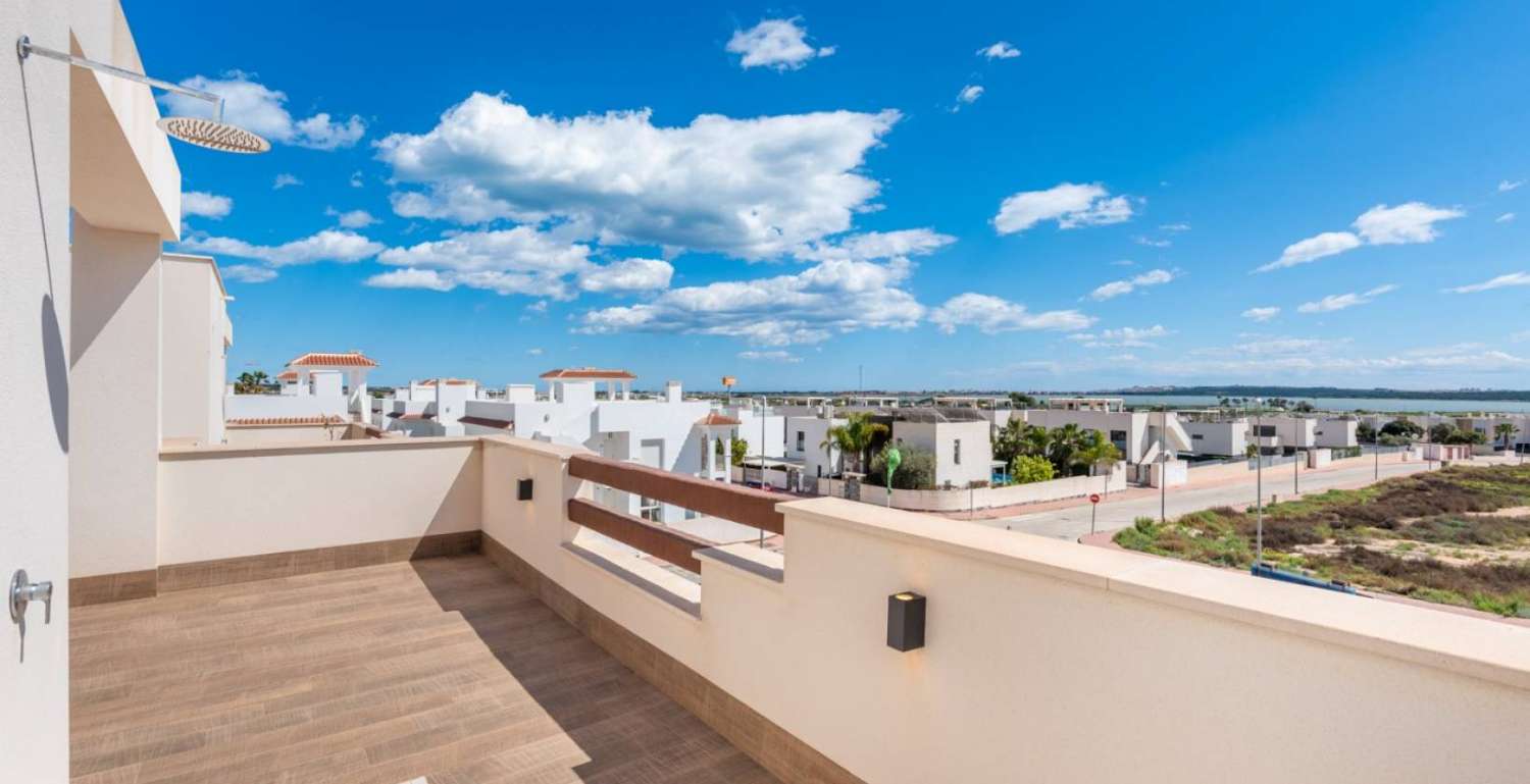 Відкрийте для себе свій новий будинок у Villas del Mar II, La Manga del Mar Menor