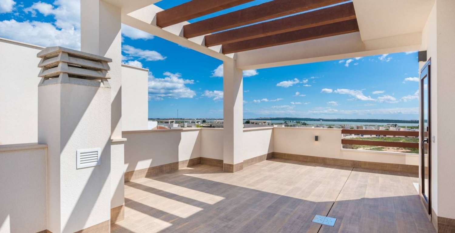 Відкрийте для себе свій новий будинок у Villas del Mar II, La Manga del Mar Menor