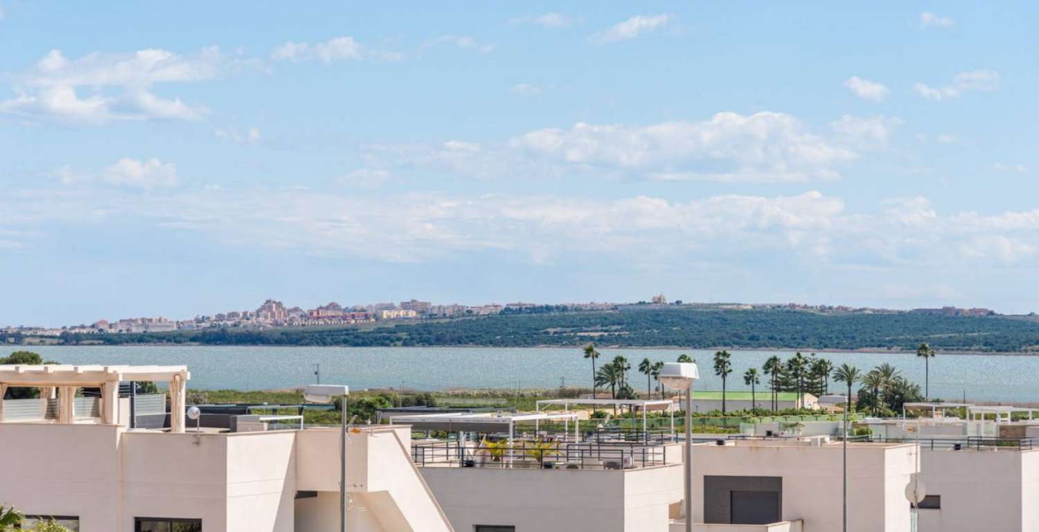 Відкрийте для себе свій новий будинок у Villas del Mar II, La Manga del Mar Menor