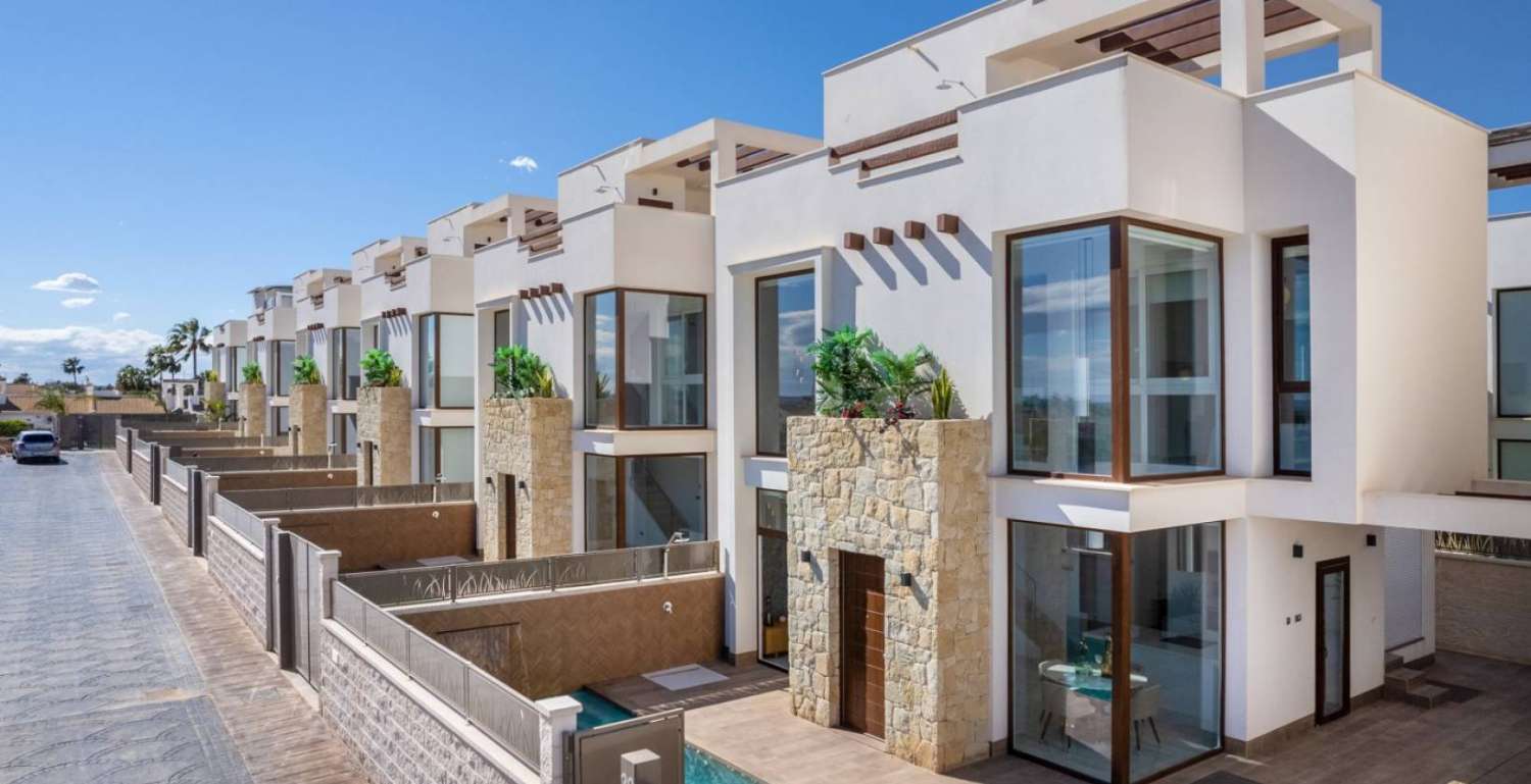 Відкрийте для себе свій новий будинок у Villas del Mar II, La Manga del Mar Menor