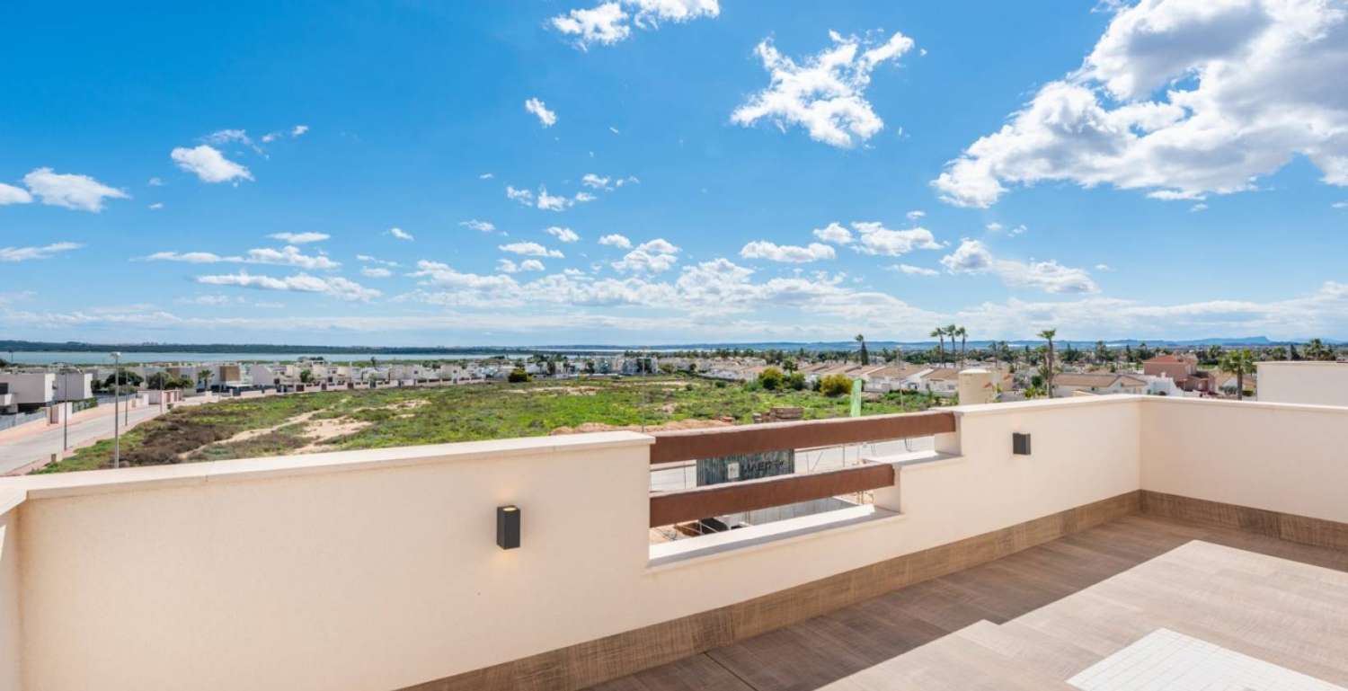 Відкрийте для себе свій новий будинок у Villas del Mar II, La Manga del Mar Menor