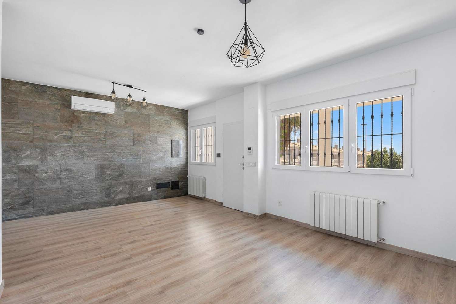 Opportunité de villa rénovée à Aguas Nuevas Torrevieja