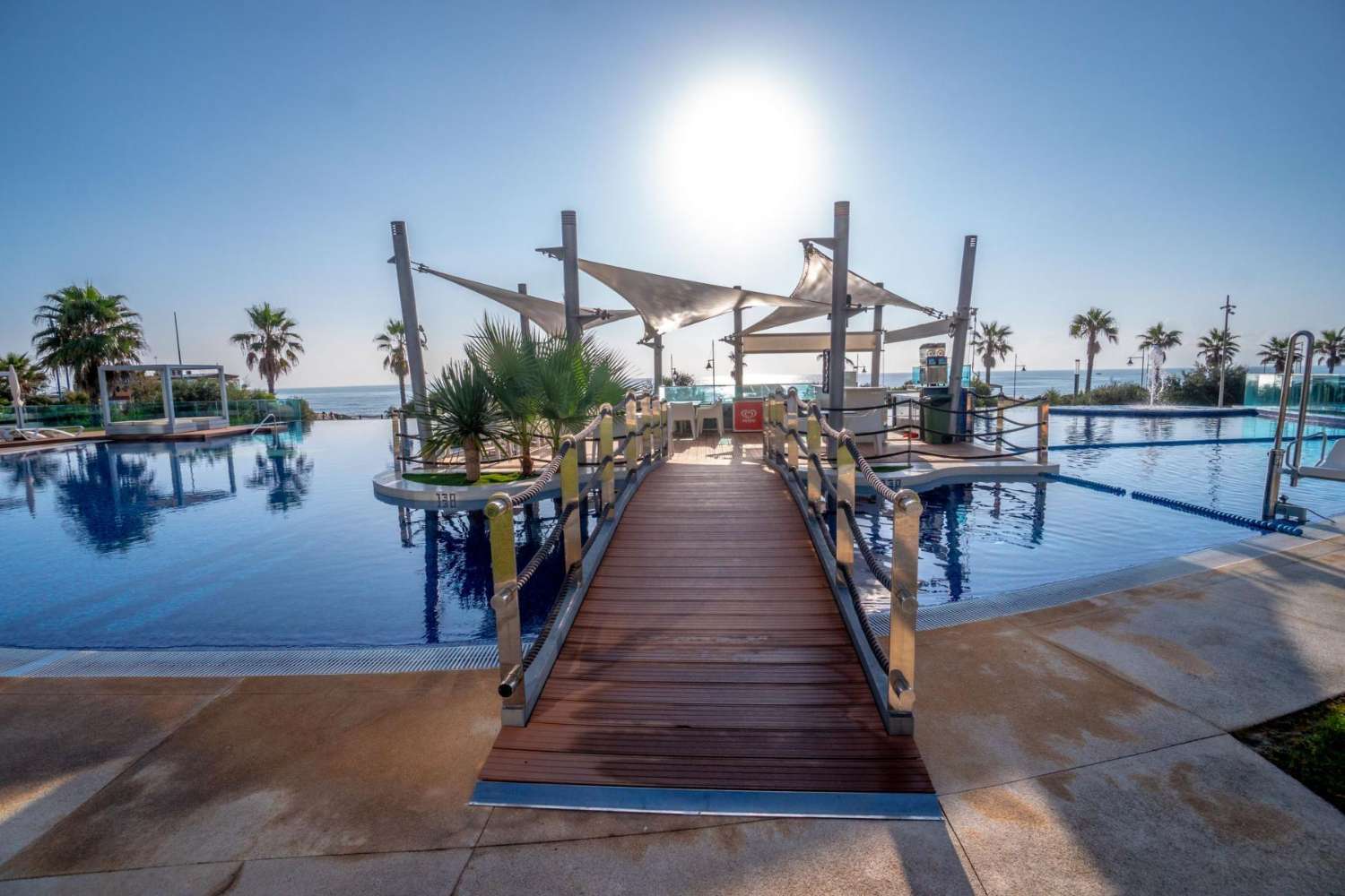 Sea Senses, magnífico apartamento en primera línea de playa con vistas panorámicas al mar y 3 dormitorios.