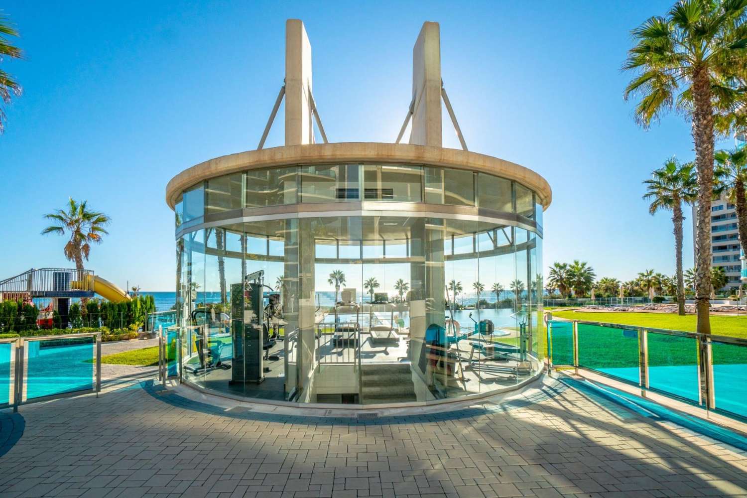 Sea Senses, magnífico apartamento en primera línea de playa con vistas panorámicas al mar y 3 dormitorios.