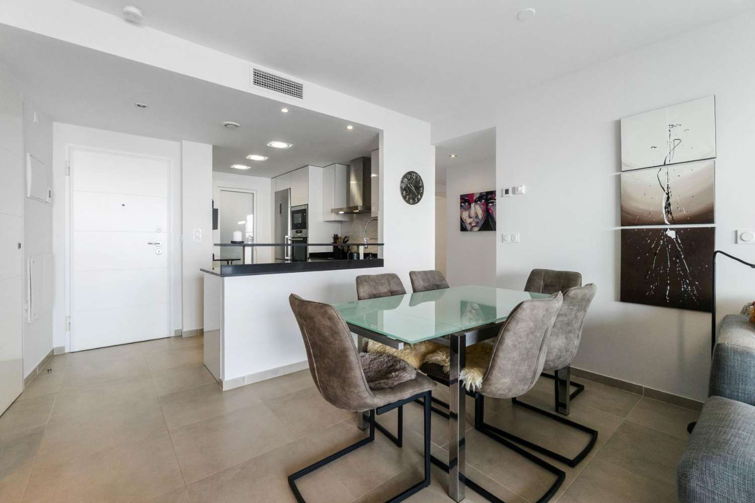 Sea Senses, magnífico apartamento en primera línea de playa con vistas panorámicas al mar y 3 dormitorios.