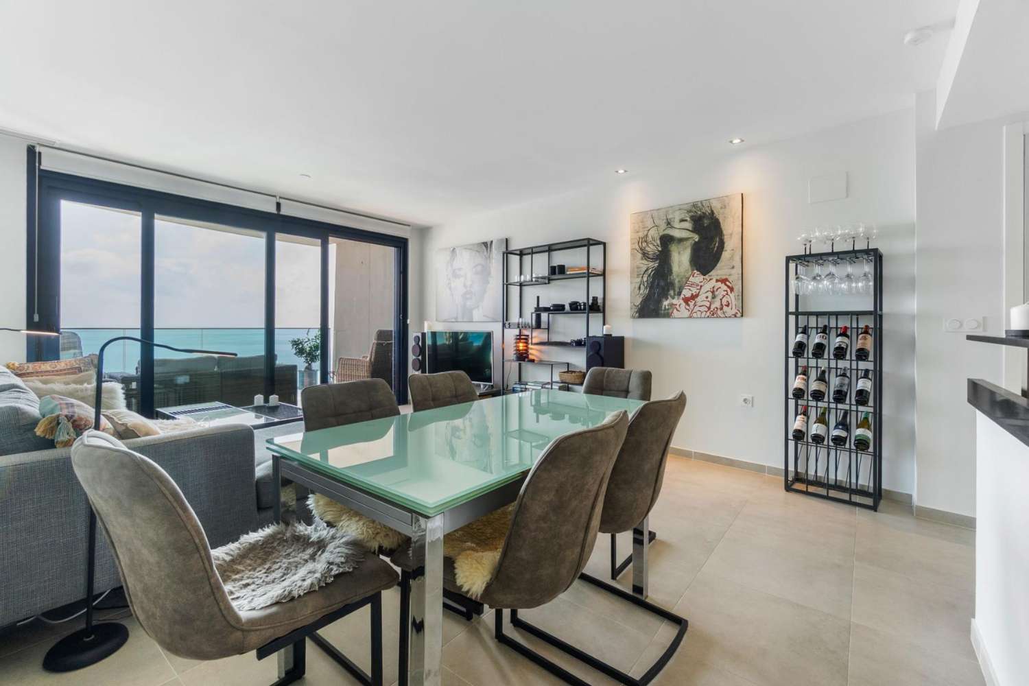 Sea Senses, magnífico apartamento en primera línea de playa con vistas panorámicas al mar y 3 dormitorios.