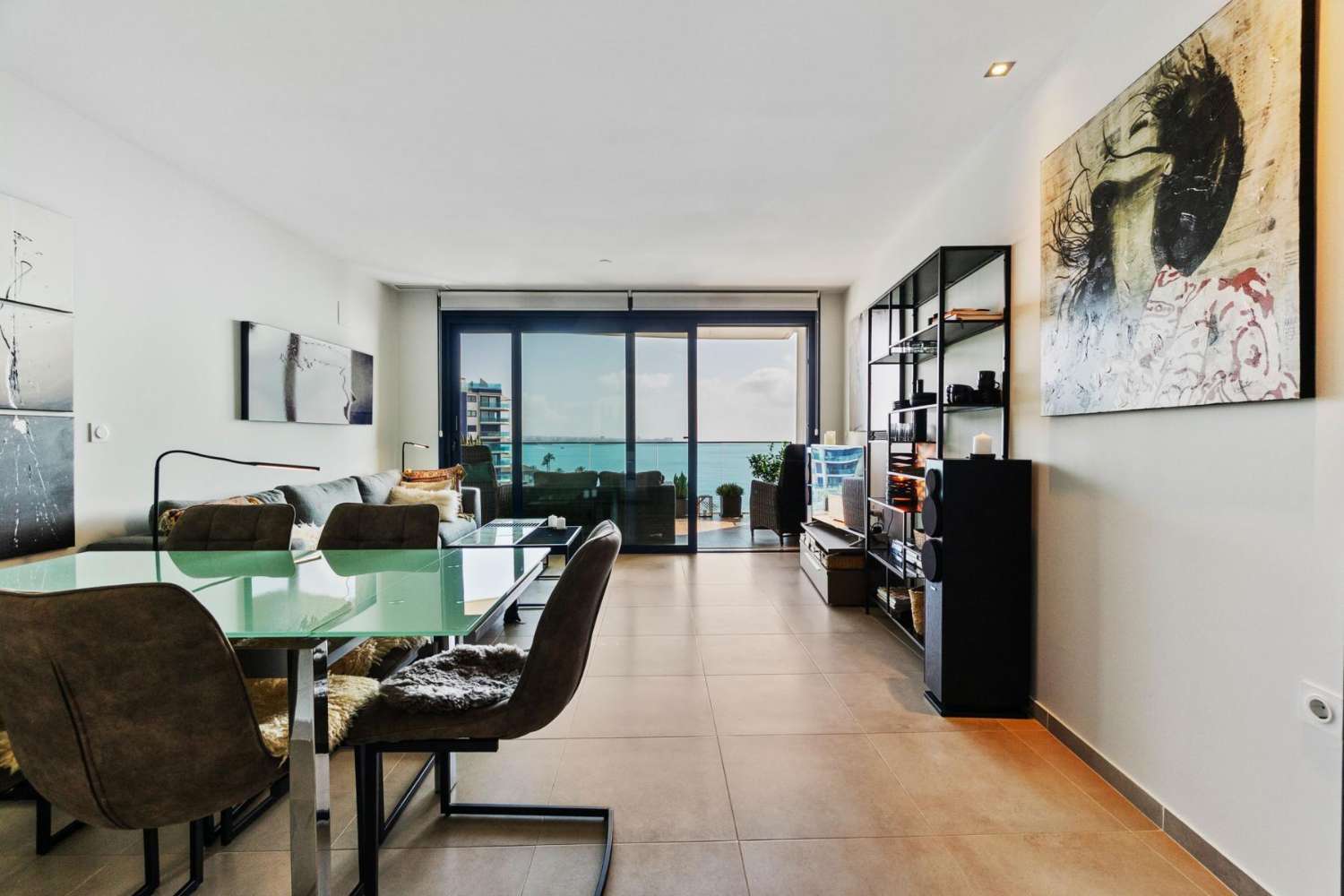 Sea Senses, magnífico apartamento en primera línea de playa con vistas panorámicas al mar y 3 dormitorios.