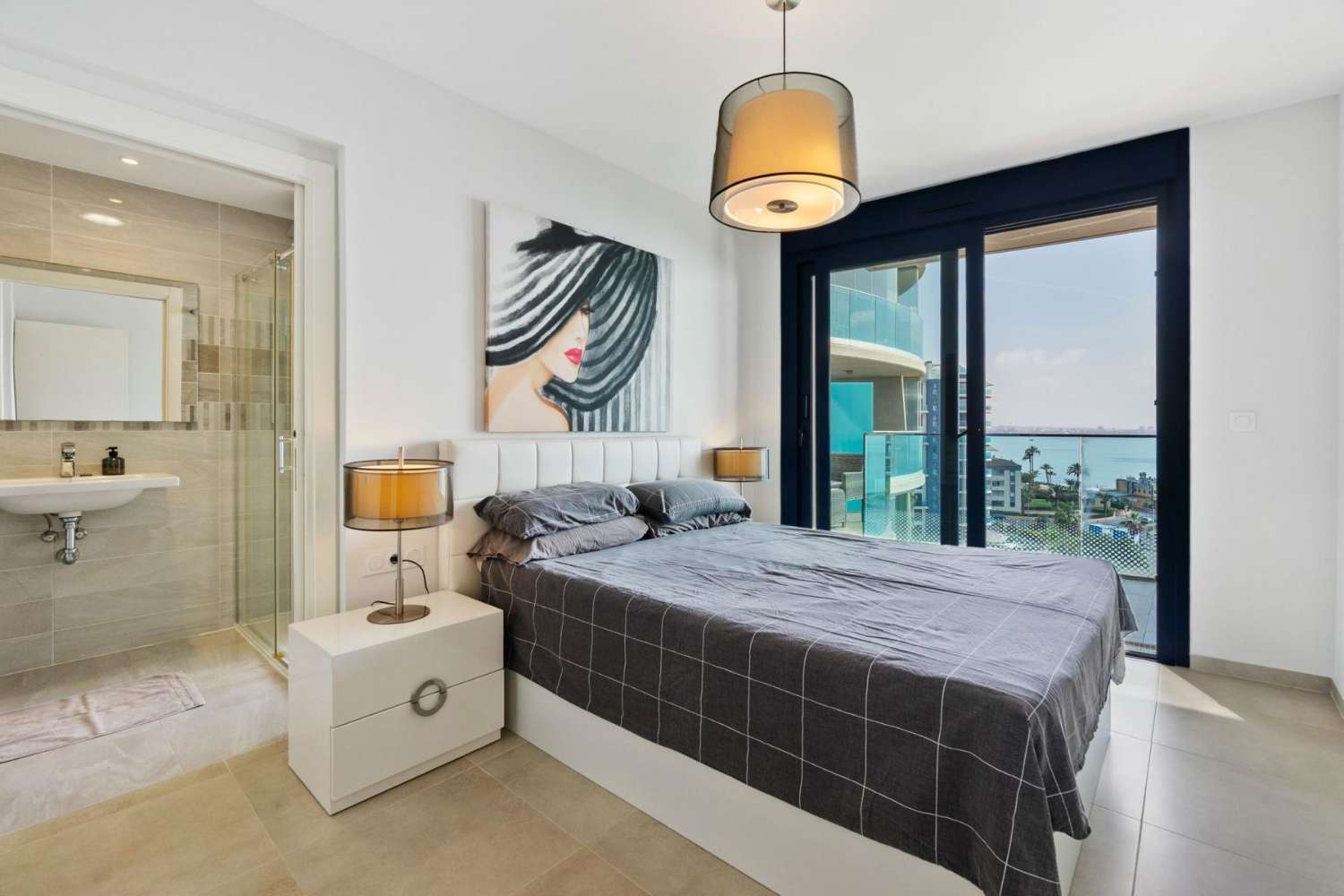 Sea Senses, magnífico apartamento en primera línea de playa con vistas panorámicas al mar y 3 dormitorios.