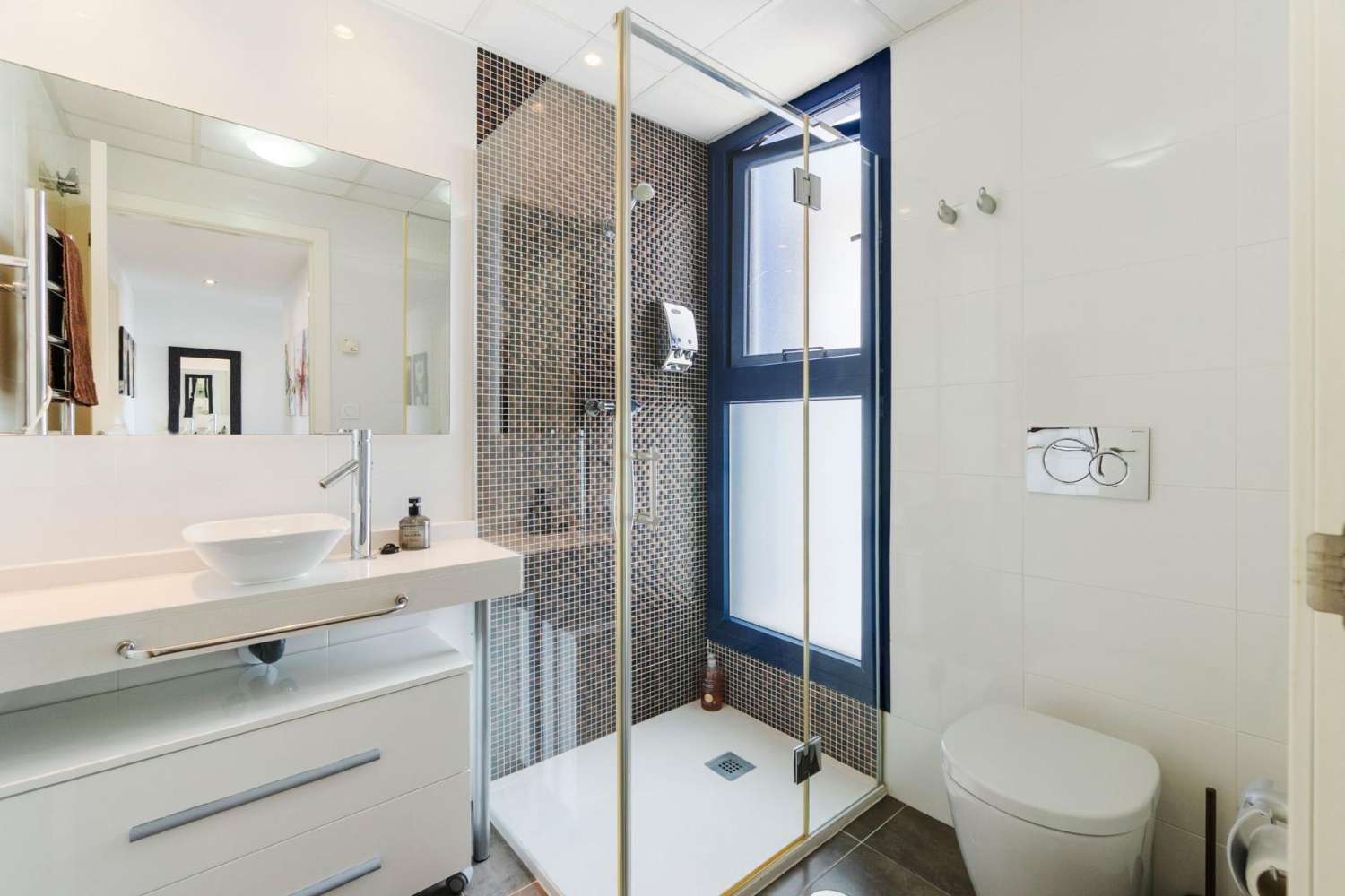 Sea Senses, magnífico apartamento en primera línea de playa con vistas panorámicas al mar y 3 dormitorios.