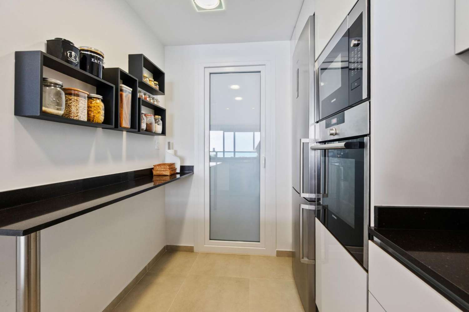 Sea Senses, magnífico apartamento en primera línea de playa con vistas panorámicas al mar y 3 dormitorios.