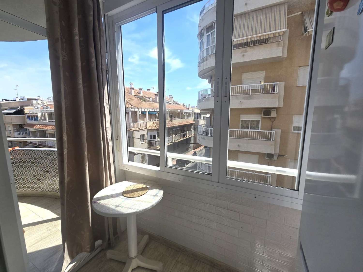 Apartamento espacioso, 3 dormitorios, 1 cuarto de baño, a unos 10 min. a pie de las playas del Cura y de Los Locos
