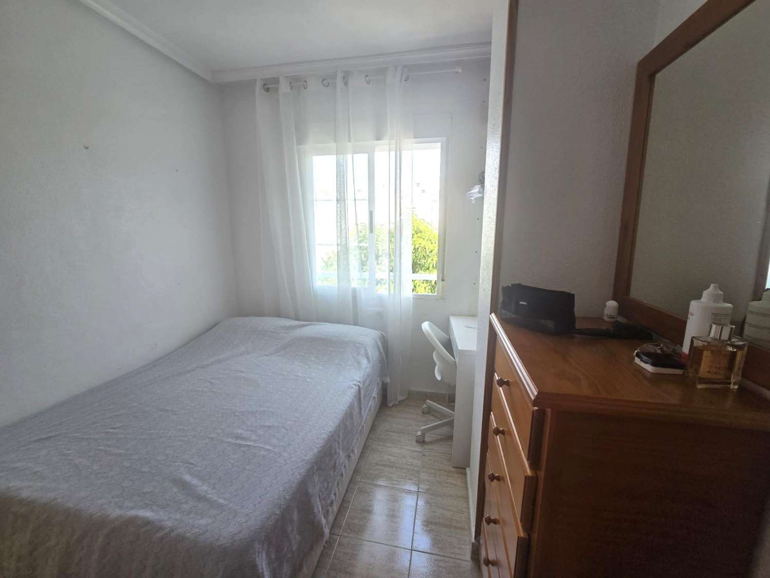 Apartamento espacioso, 3 dormitorios, 1 cuarto de baño, a unos 10 min. a pie de las playas del Cura y de Los Locos