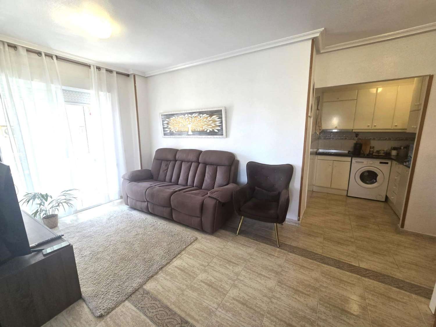 Apartamento espacioso, 3 dormitorios, 1 cuarto de baño, a unos 10 min. a pie de las playas del Cura y de Los Locos