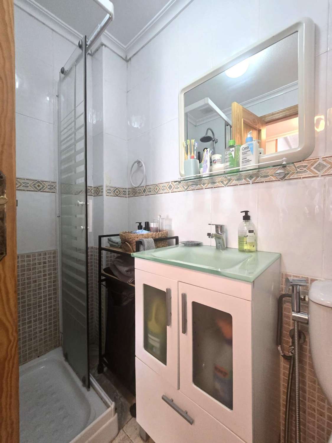 Apartamento espacioso, 3 dormitorios, 1 cuarto de baño, a unos 10 min. a pie de las playas del Cura y de Los Locos