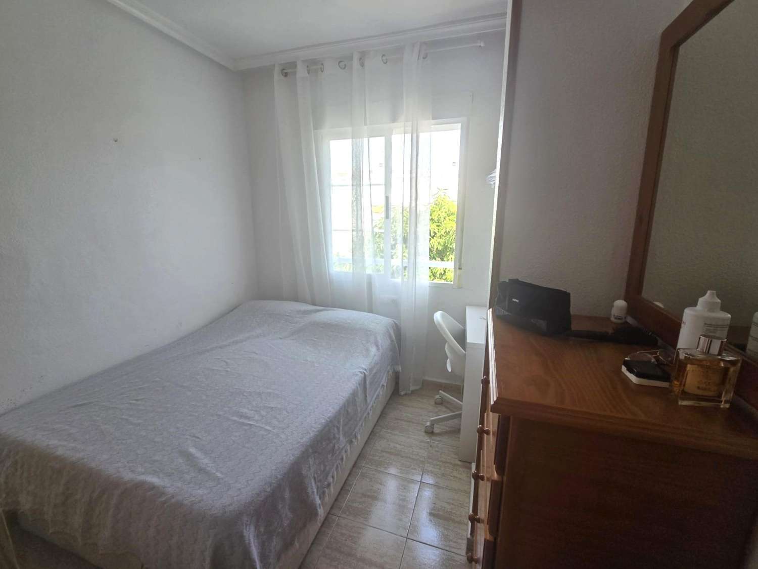 Apartamento espacioso, 3 dormitorios, 1 cuarto de baño, a unos 10 min. a pie de las playas del Cura y de Los Locos